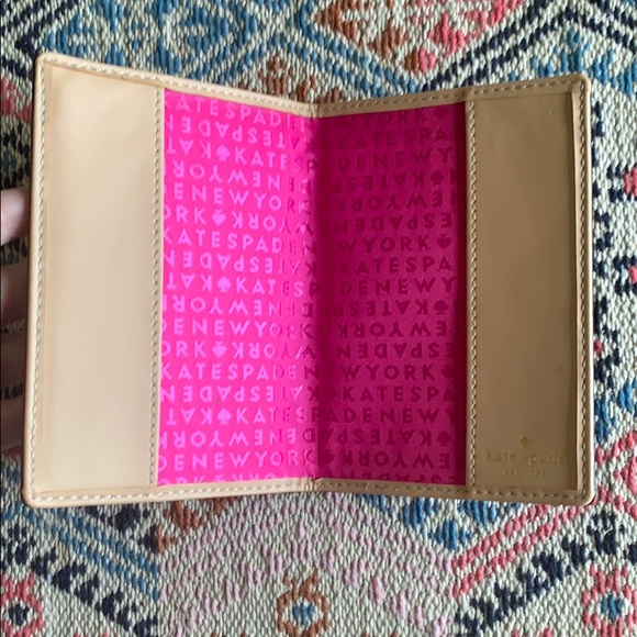 Kate spade Wellesley passport holder - Picture 4 of 6